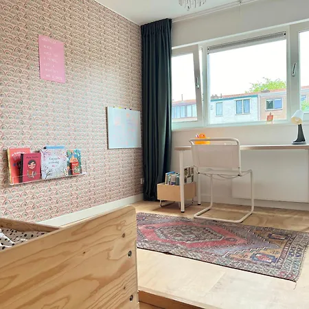 Kleurrijk Gezinshuis Met Circuit F1 En Amsterdam Op 15min